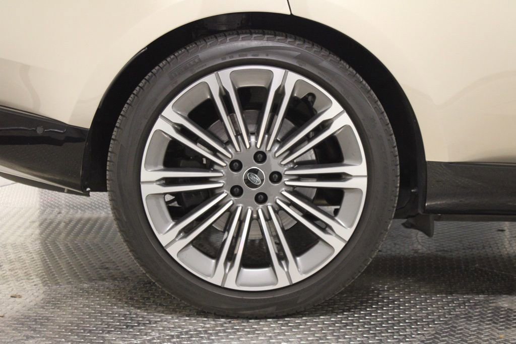 Used 2023 Land Rover Range Rover Autobiography image 16