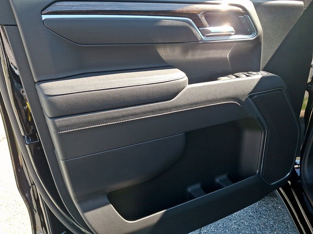 New 2026 GMC Sierra 1500 Elevation image 8