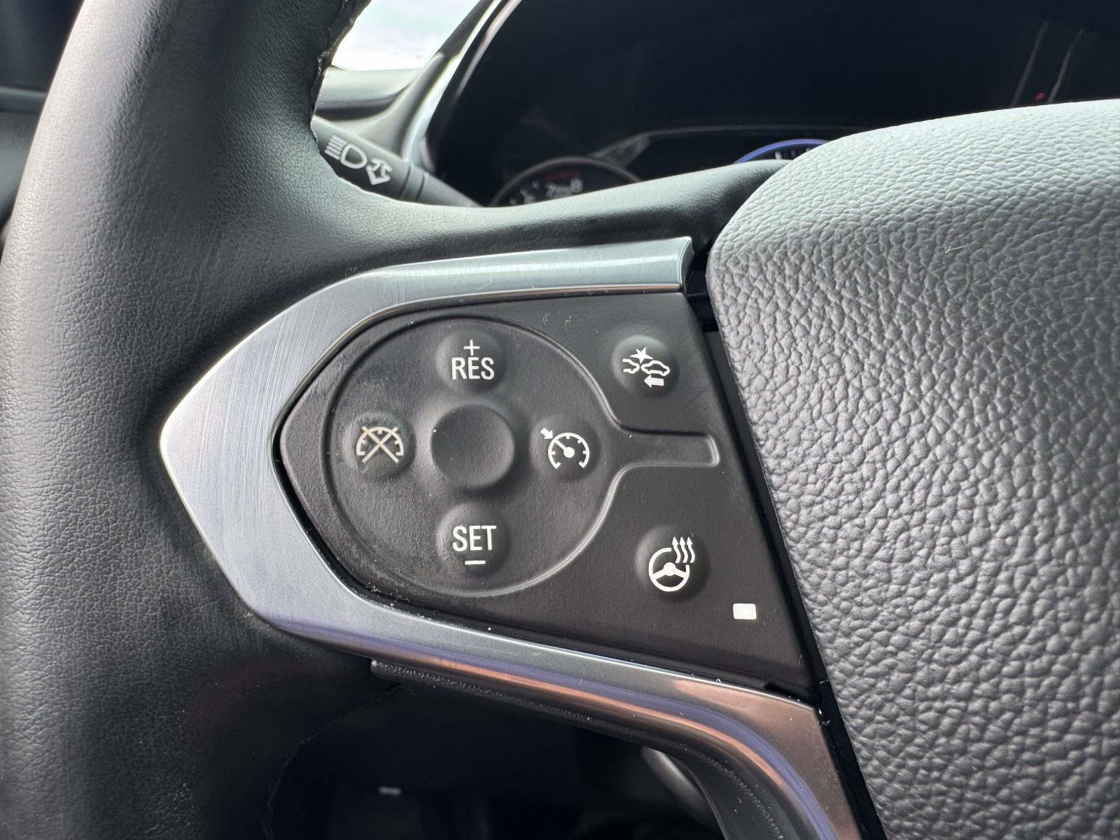 Used 2023 Chevrolet Traverse Premier image 31