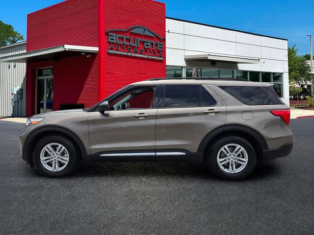 Used 2021 Ford Explorer XLT w/ Equipment Group 202A RWD image 2