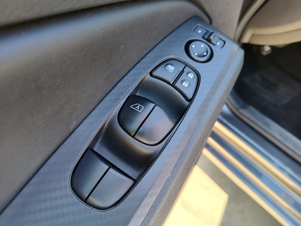 Used 2024 Nissan Altima 2.5 SV image 15