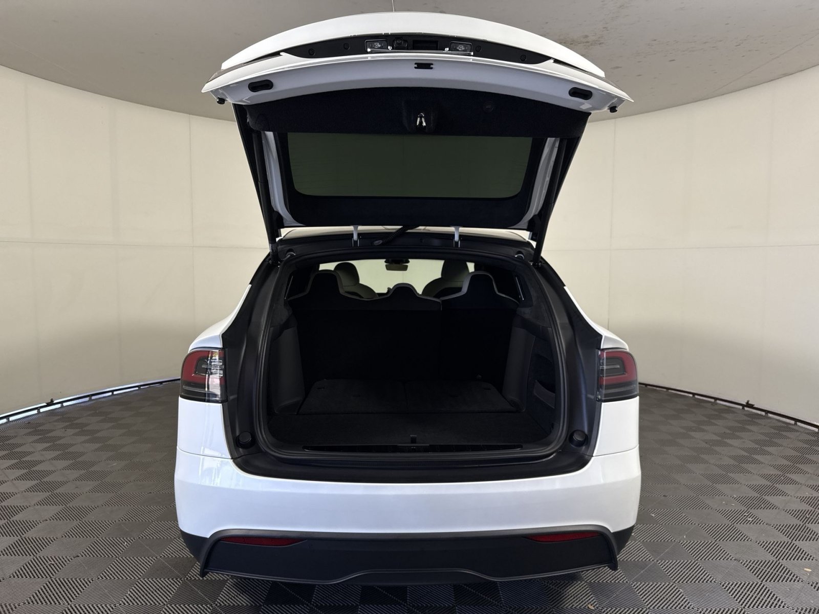 Used 2025 Tesla Model X AWD/4WD image 26