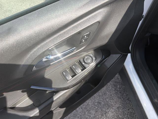 Used 2024 Chevrolet Trax RS image 38