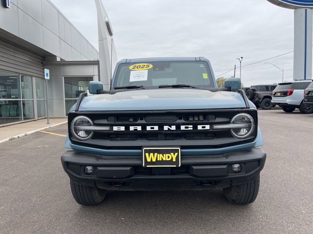 Used 2023 Ford Bronco Outer Banks image 3