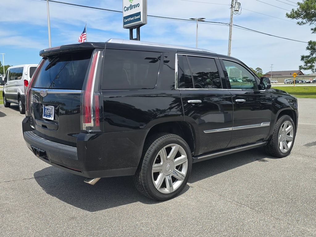 Used 2017 Cadillac Escalade Premium Luxury AWD/4WD image 5