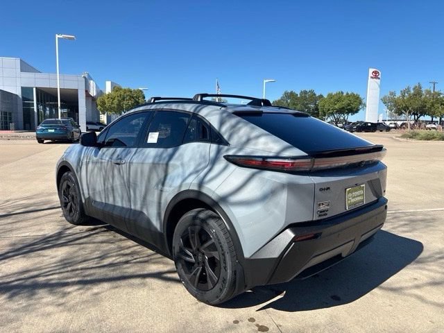Used 2026 Toyota C-HR AWD/4WD image 7