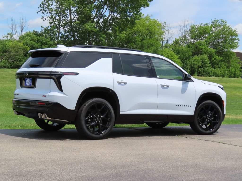 New 2026 Chevrolet Traverse RS w/ LPO, Floor Liner Package AWD/4WD image 3