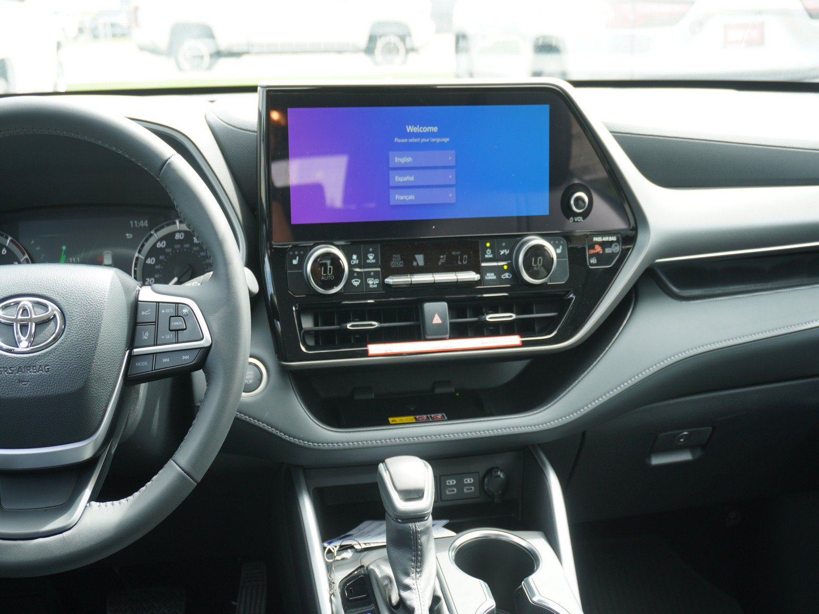 New 2026 Toyota Highlander XLE AWD/4WD image 18