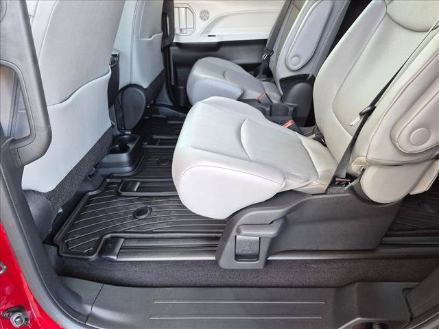 New 2026 Toyota Sienna XLE FWD image 15