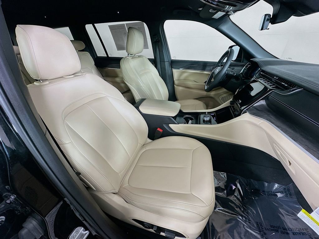 Certified 2025 Jeep Grand Cherokee L Limited image 40