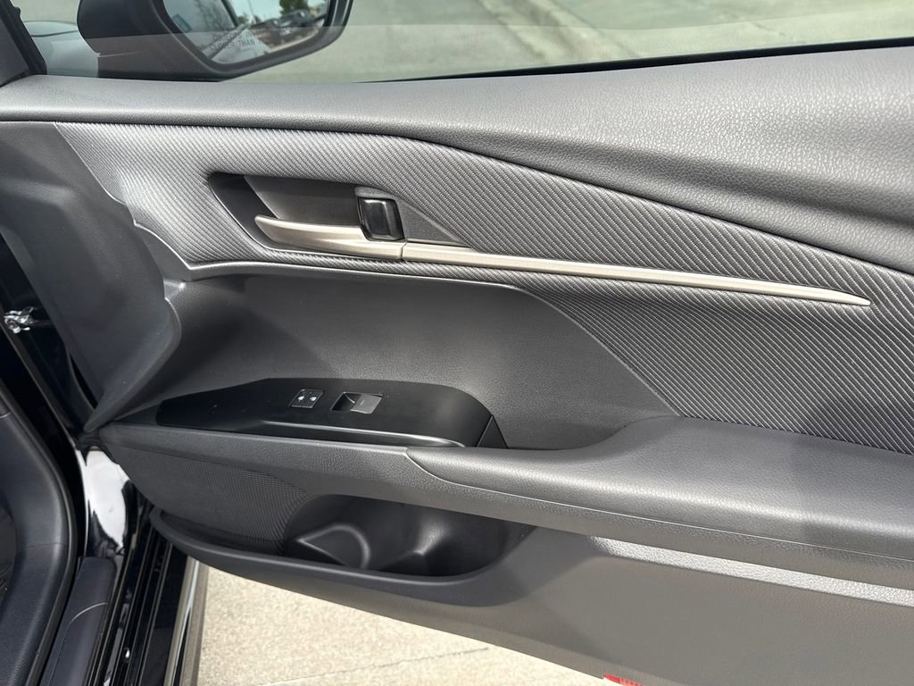 Used 2025 Toyota Camry SE image 31