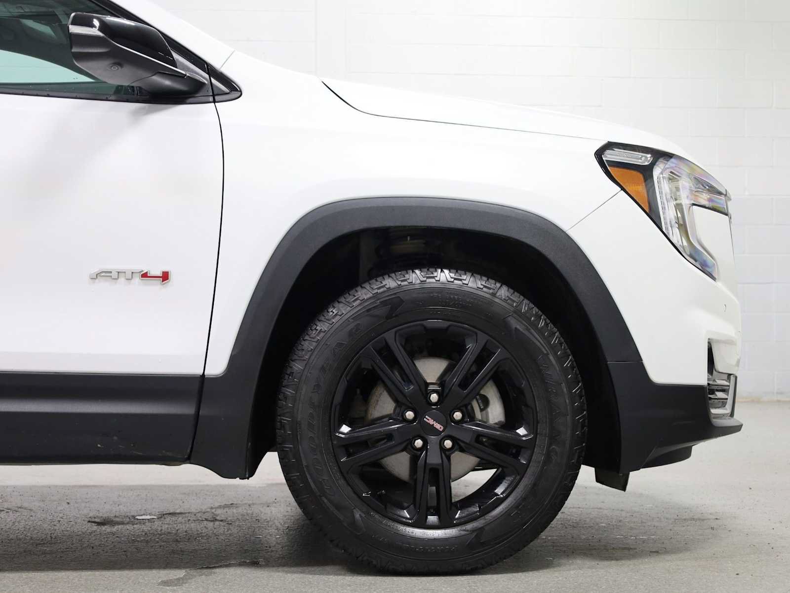Used 2023 GMC Terrain AT4 w/ Tech Package AWD/4WD image 11