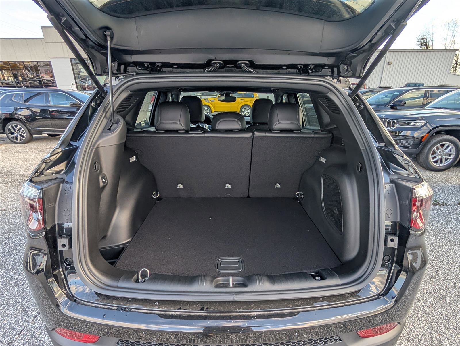 New 2026 Jeep Compass Limited w/ Sun, Sound & Navigation Group image 8