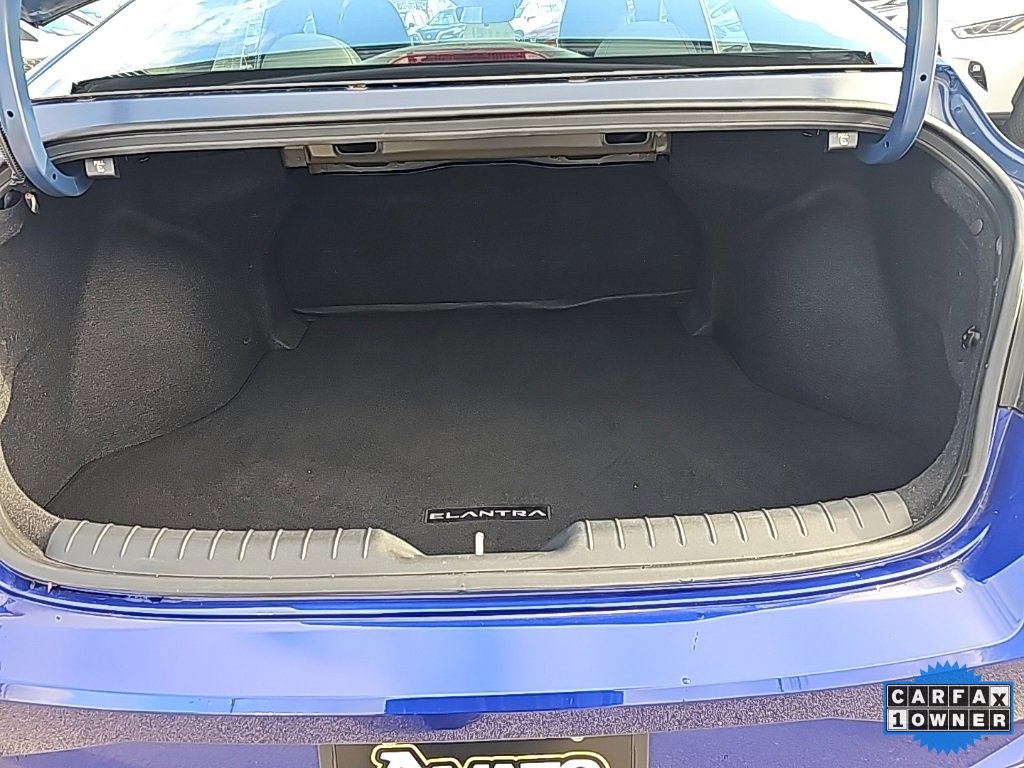 Certified 2023 Hyundai Elantra SE image 29