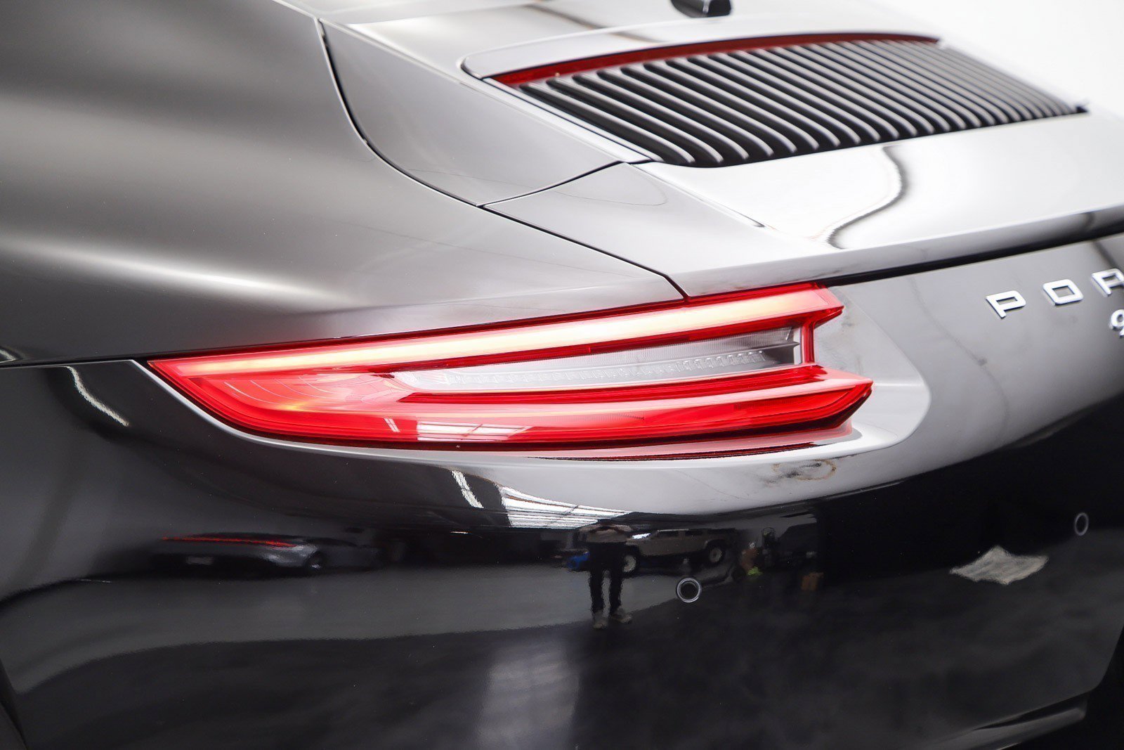 Used 2018 Porsche 911 Carrera RWD image 11