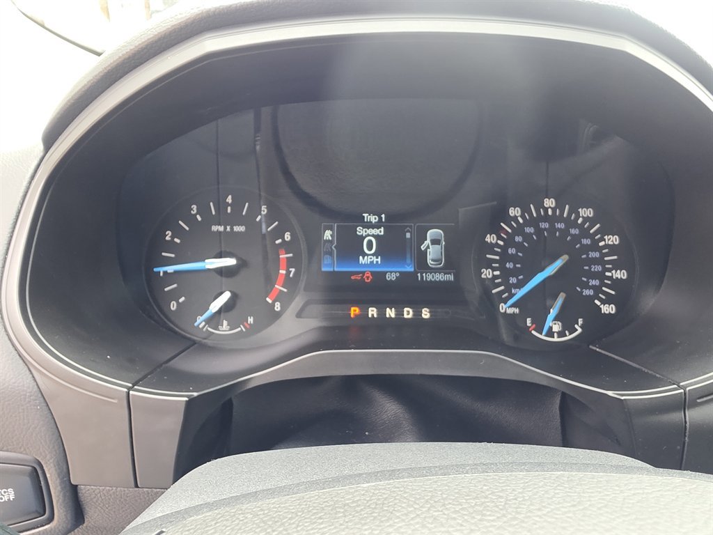 Used 2020 Ford Edge SE image 11