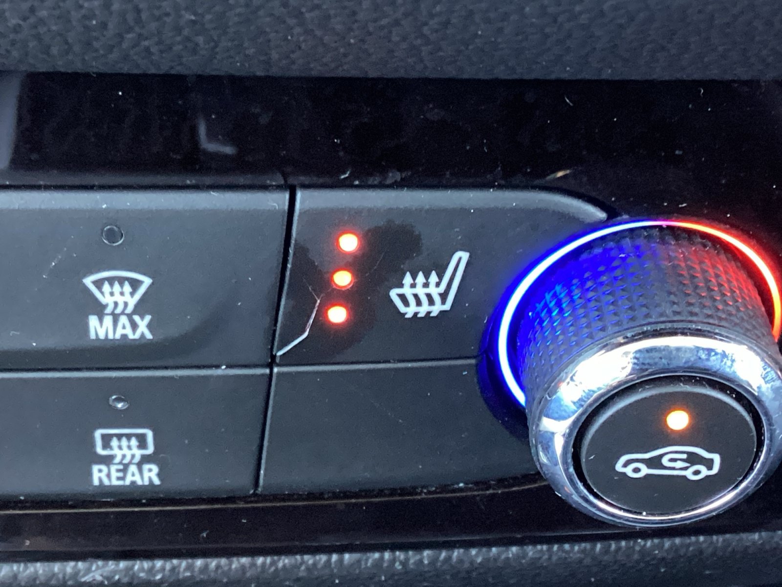 Used 2023 Buick Enclave Essence FWD image 6