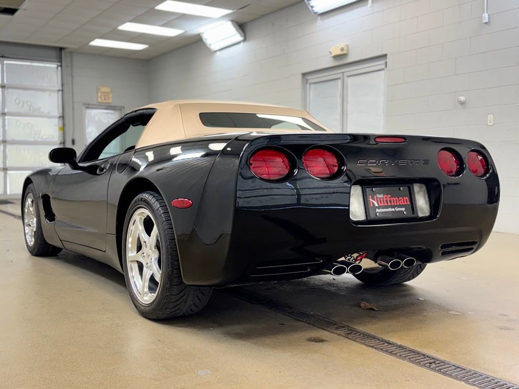Used 2002 Chevrolet Corvette Convertible w/ Preferred Equipment Group2 RWD image 7