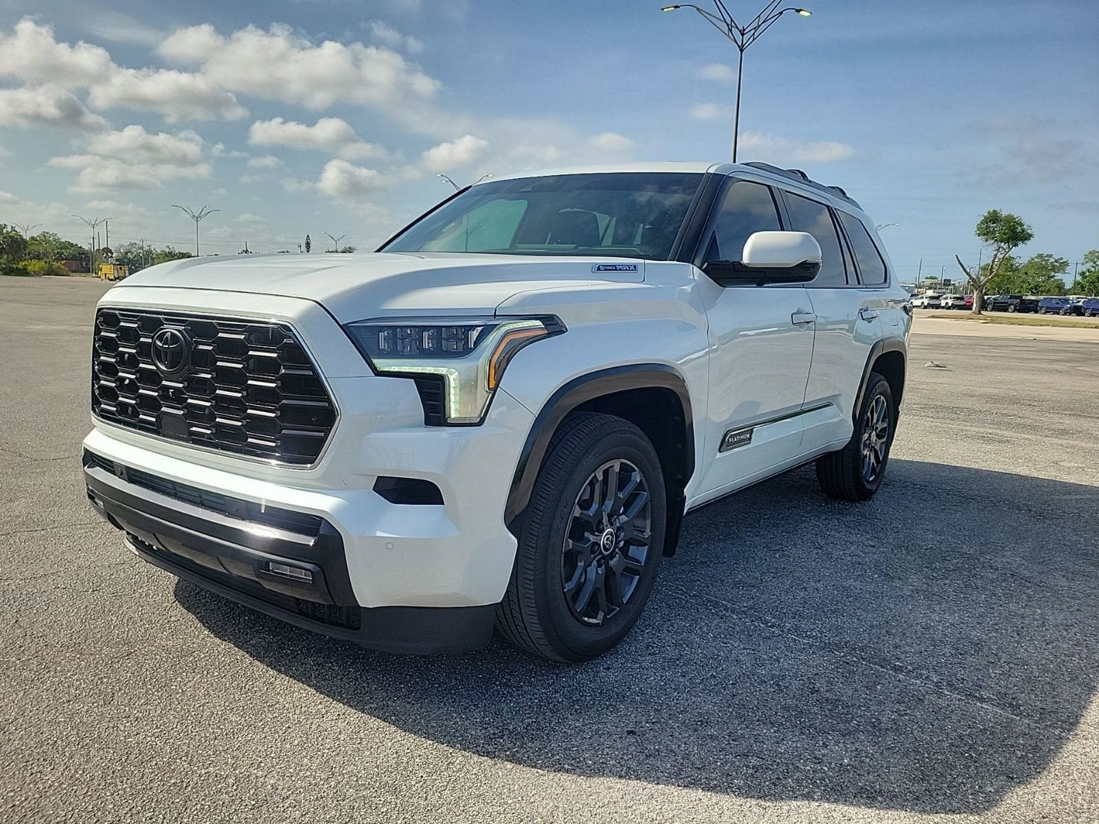 Used 2024 Toyota Sequoia Platinum RWD video 2