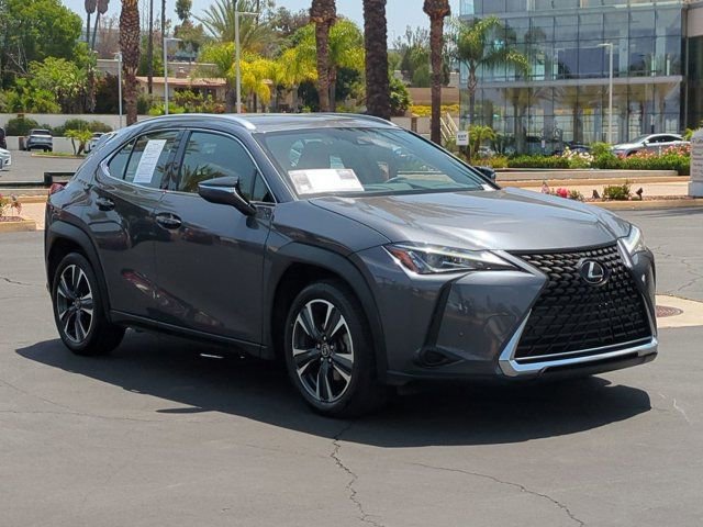 Used 2022 Lexus UX 200 w/ Accessory Package (Z1) FWD image 3