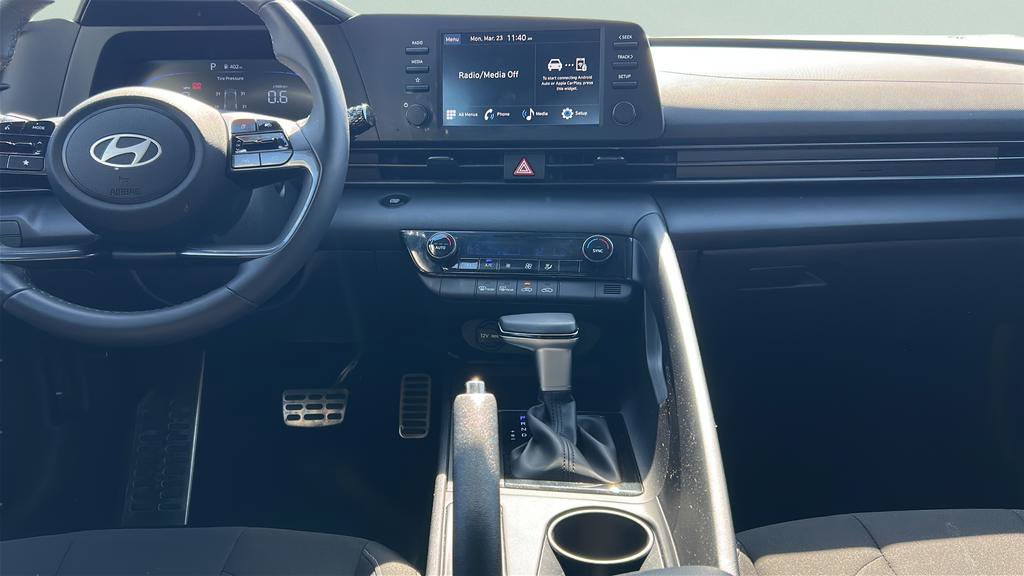 Certified 2025 Hyundai Elantra Sport image 20