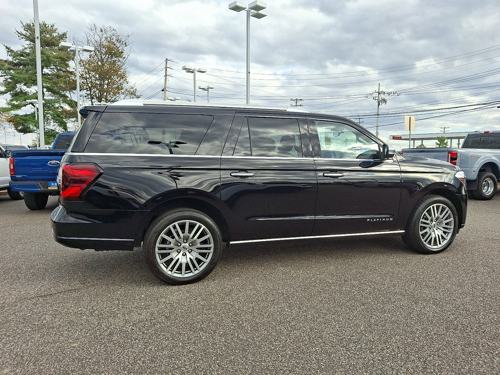 Certified 2022 Ford Expedition Max Platinum image 11