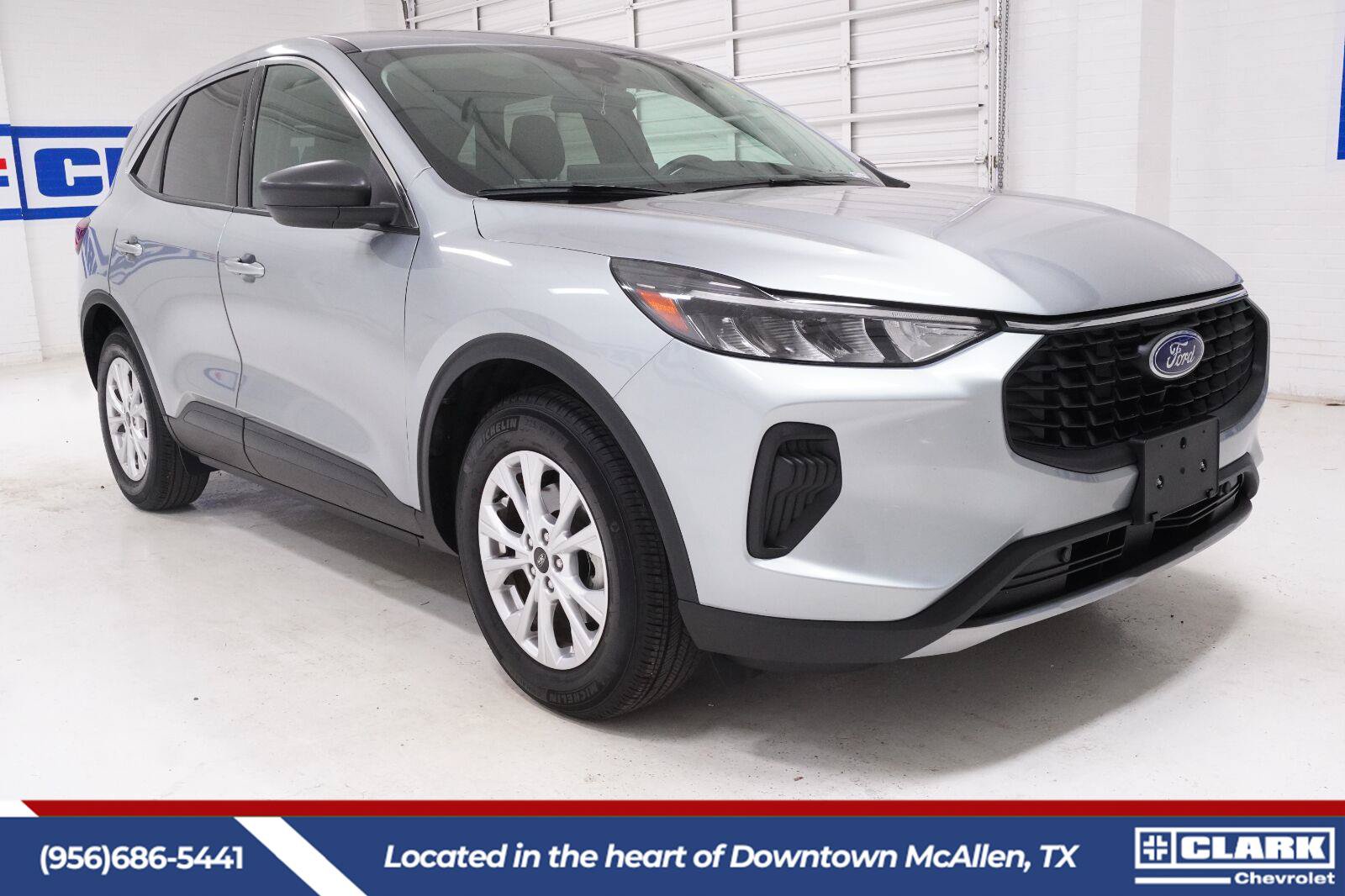 Used 2024 Ford Escape Active w/ Tech Pack #1 FWD image 3
