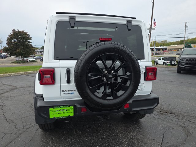 Used 2025 Jeep Wrangler Unlimited Sahara w/ Safety Group AWD/4WD image 5