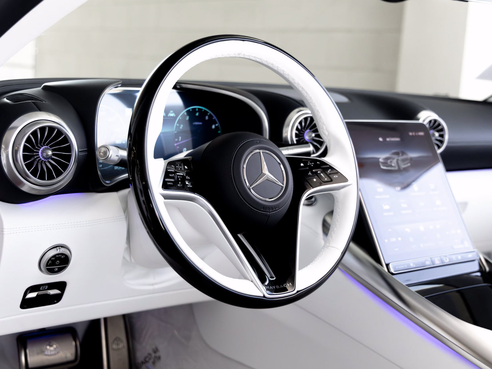 New 2026 Mercedes-Benz Maybach SL 680 image 19