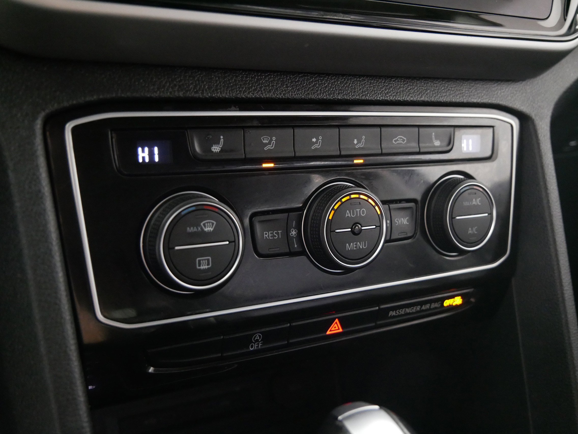 Certified 2023 Volkswagen Atlas SE w/ Panoramic Sunroof Package image 23