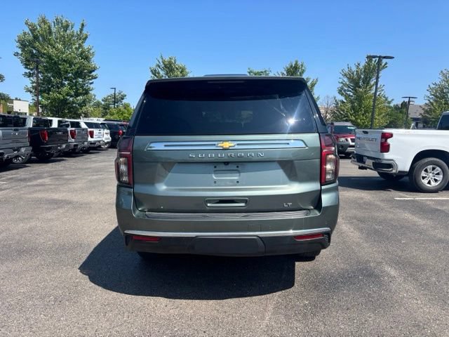 Used 2024 Chevrolet Suburban LT w/ Luxury Package AWD/4WD image 7