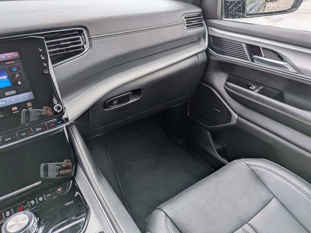 Used 2023 Jeep Wagoneer Series II RWD image 17