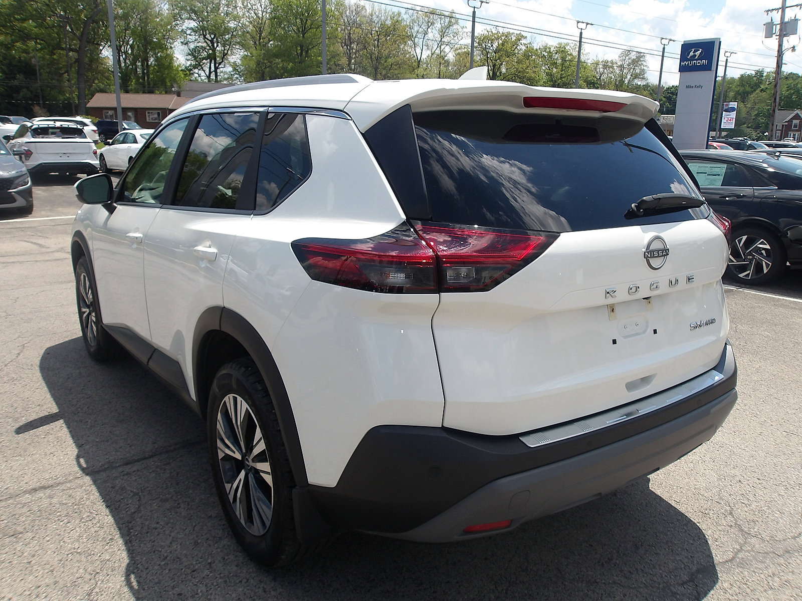 Used 2023 Nissan Rogue SV w/ SV Premium B Package AWD/4WD image 5