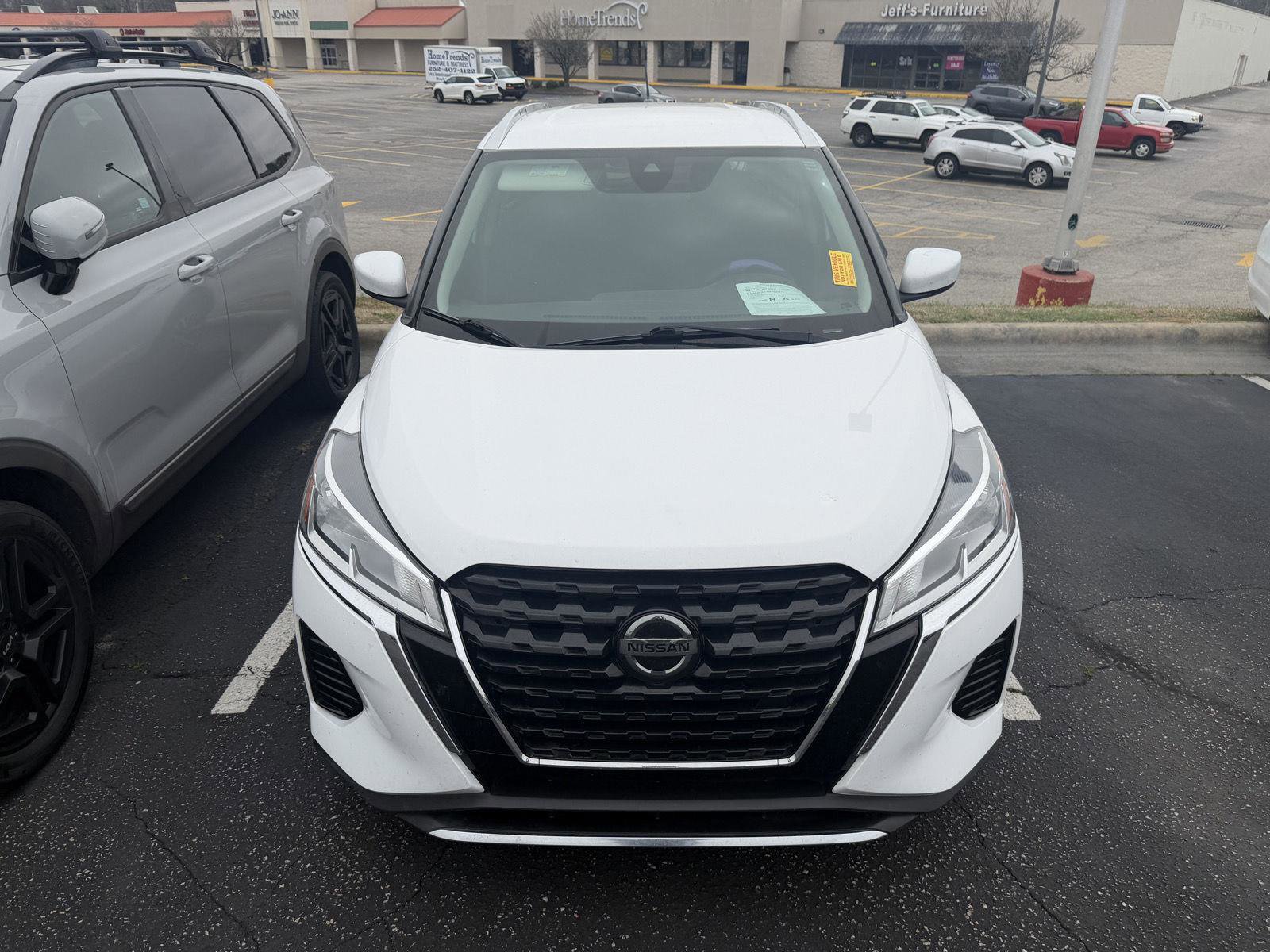 Used 2021 Nissan Kicks SV image 16