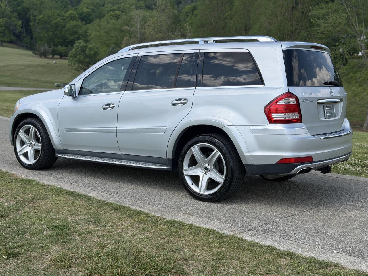 Used 2010 Mercedes-Benz GL 550 4MATIC image 13