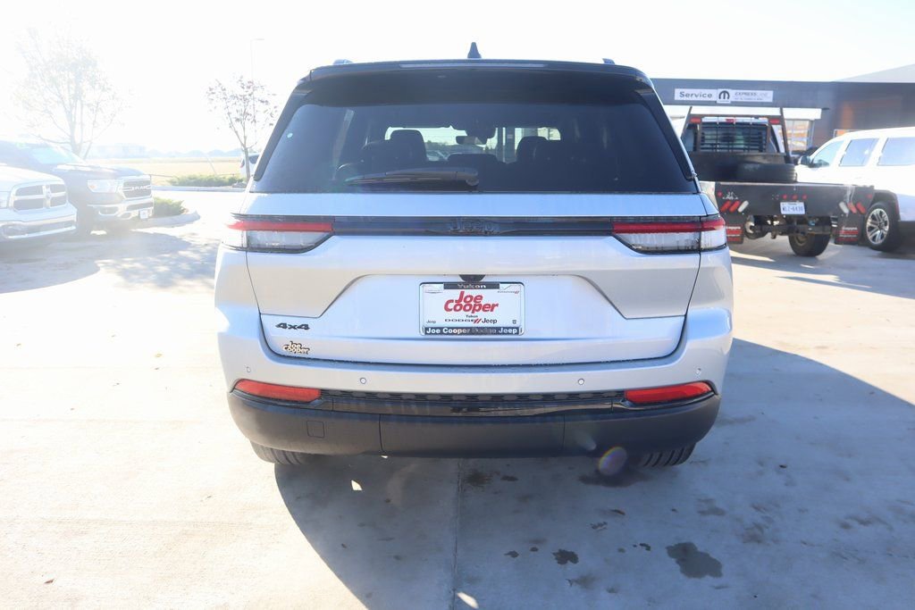 New 2025 Jeep Grand Cherokee Limited image 22