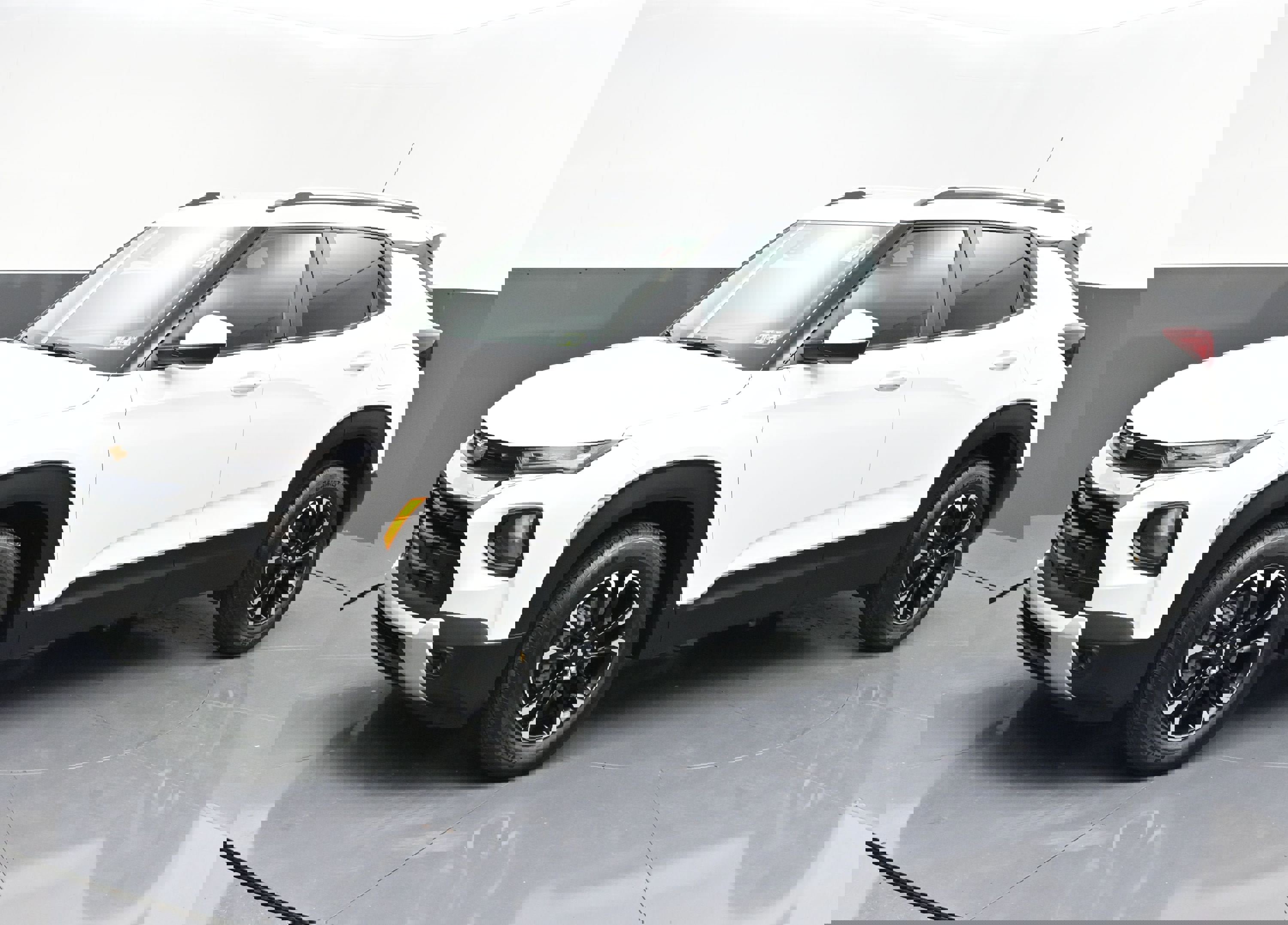 Used 2023 Chevrolet TrailBlazer LT image 3