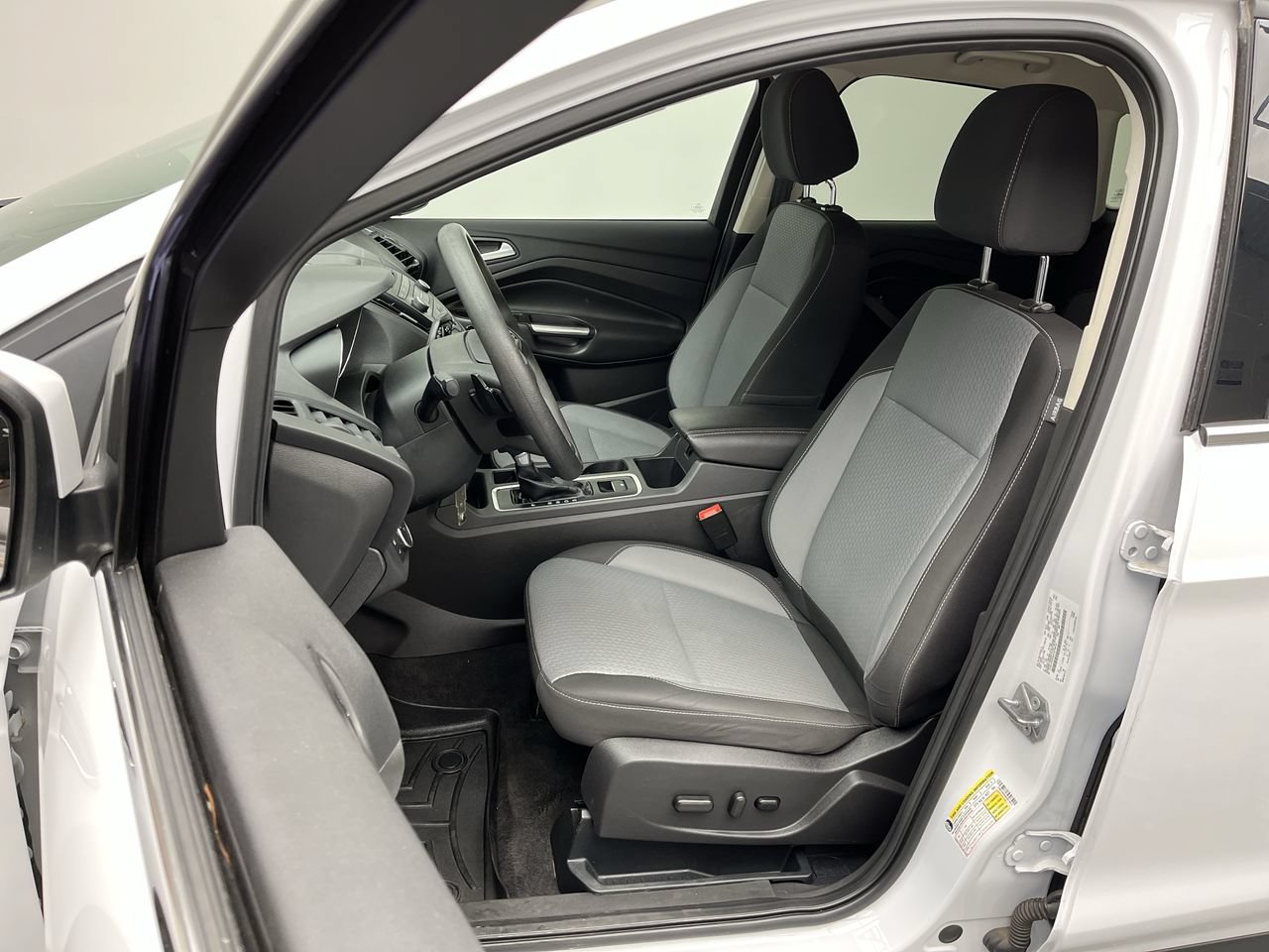 Used 2017 Ford Escape SE AWD/4WD image 9