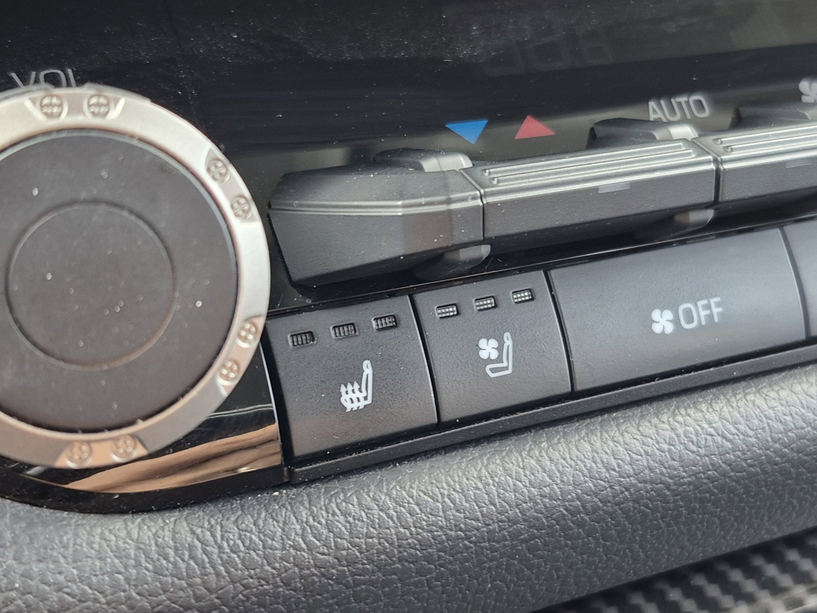 Used 2022 Toyota Tundra Limited image 32