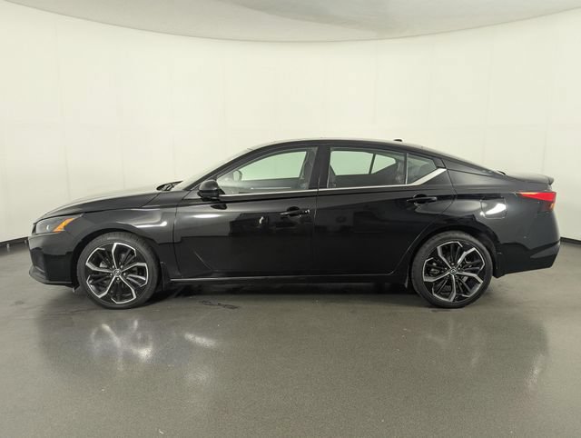 Used 2023 Nissan Altima 2.5 SR AWD/4WD image 5