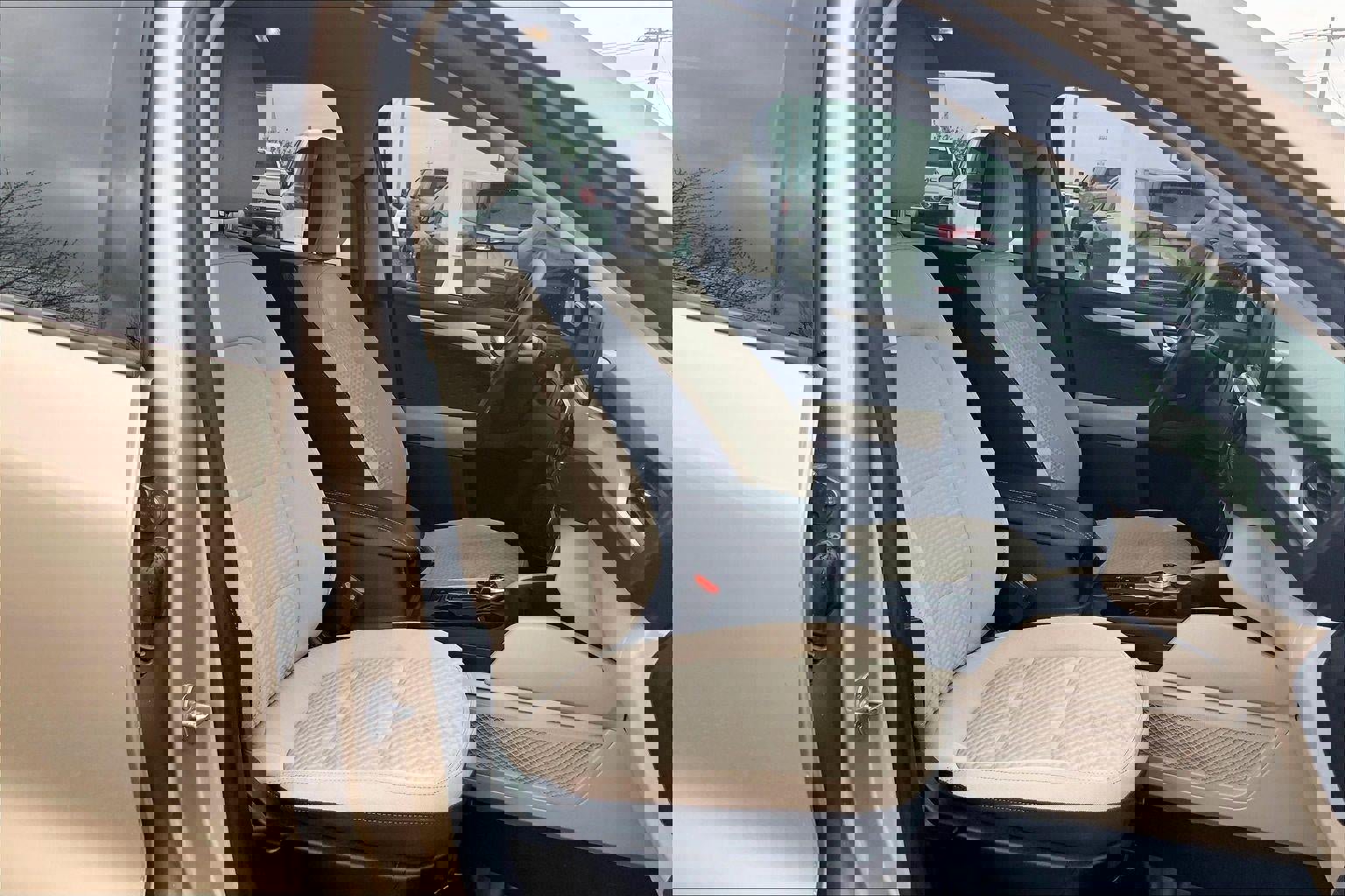 Used 2020 Ford Escape SE image 7