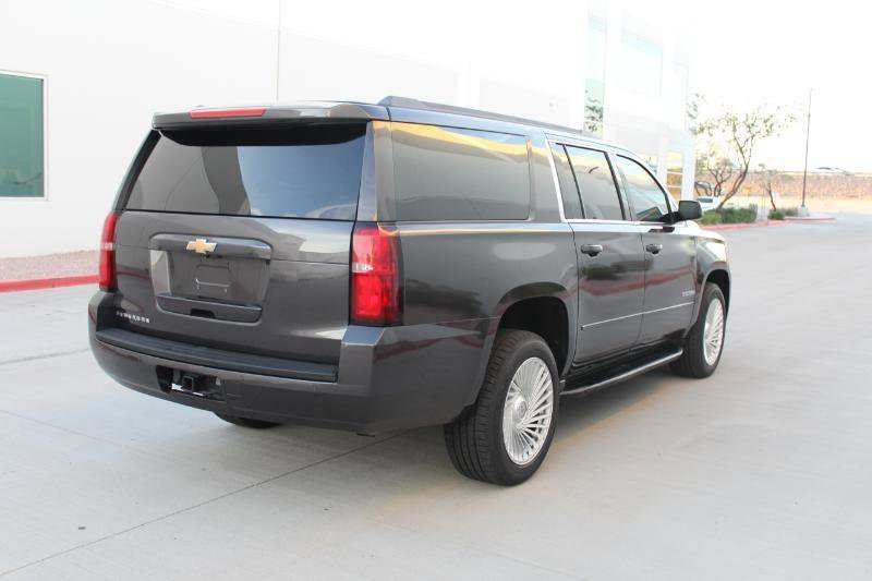 Used 2017 Chevrolet Suburban LT RWD image 5