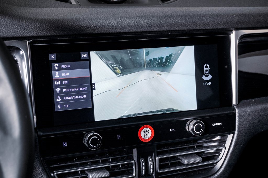 Certified 2025 Porsche Macan image 23