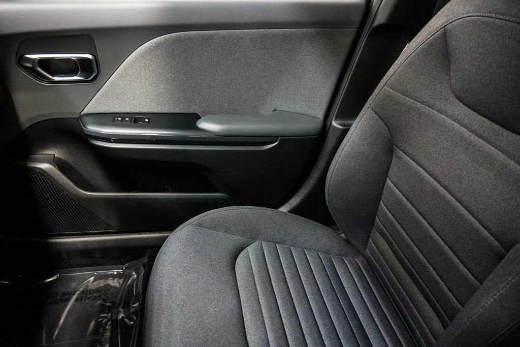 Used 2025 Kia K4 EX image 27