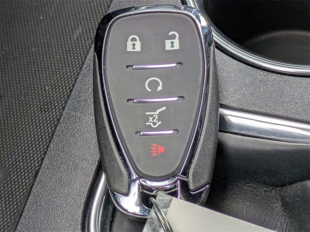 Used 2023 Chevrolet Traverse LT image 30