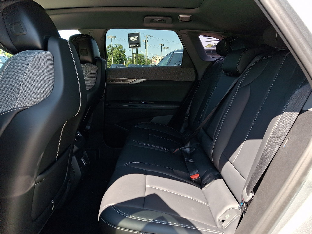 New 2027 Cadillac Optiq Luxury AWD/4WD image 5