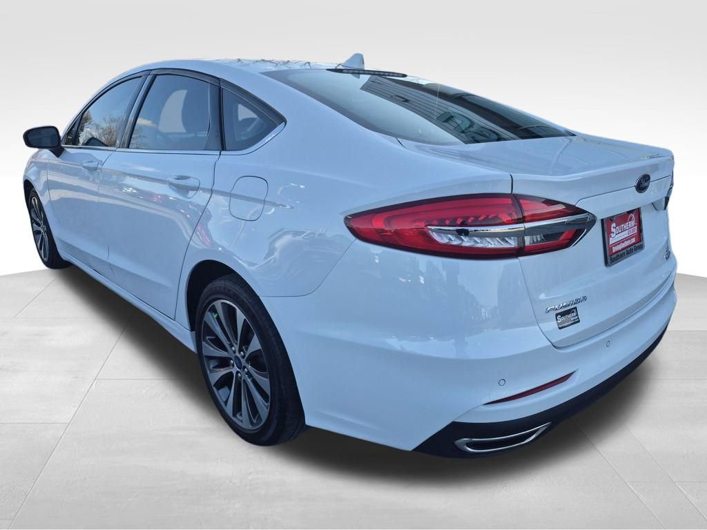 Used 2020 Ford Fusion SE image 3