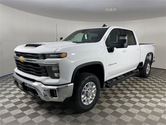 New 2026 Chevrolet Silverado 3500 LT w/ Safety Package