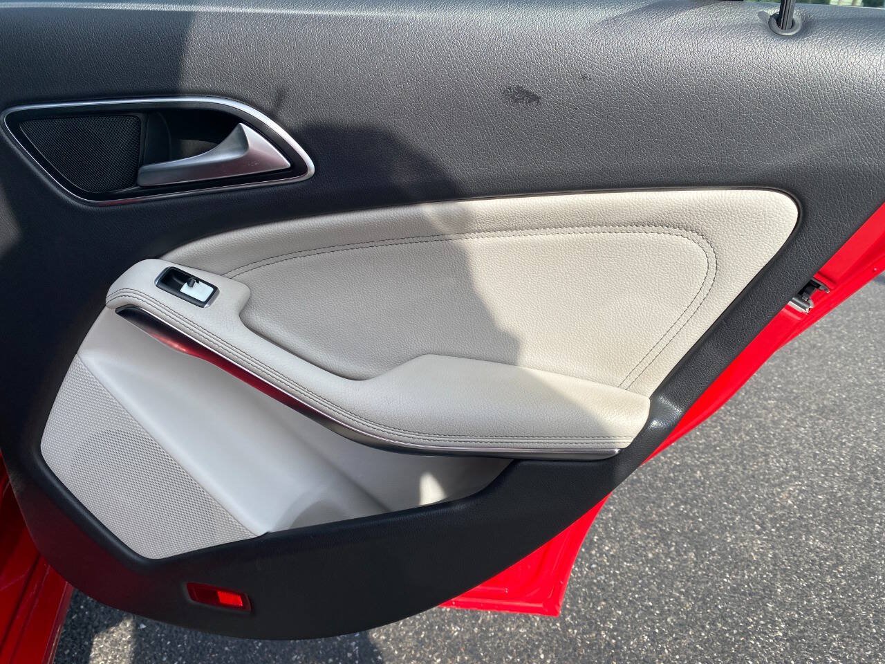Used 2017 Mercedes-Benz CLA 250 image 29