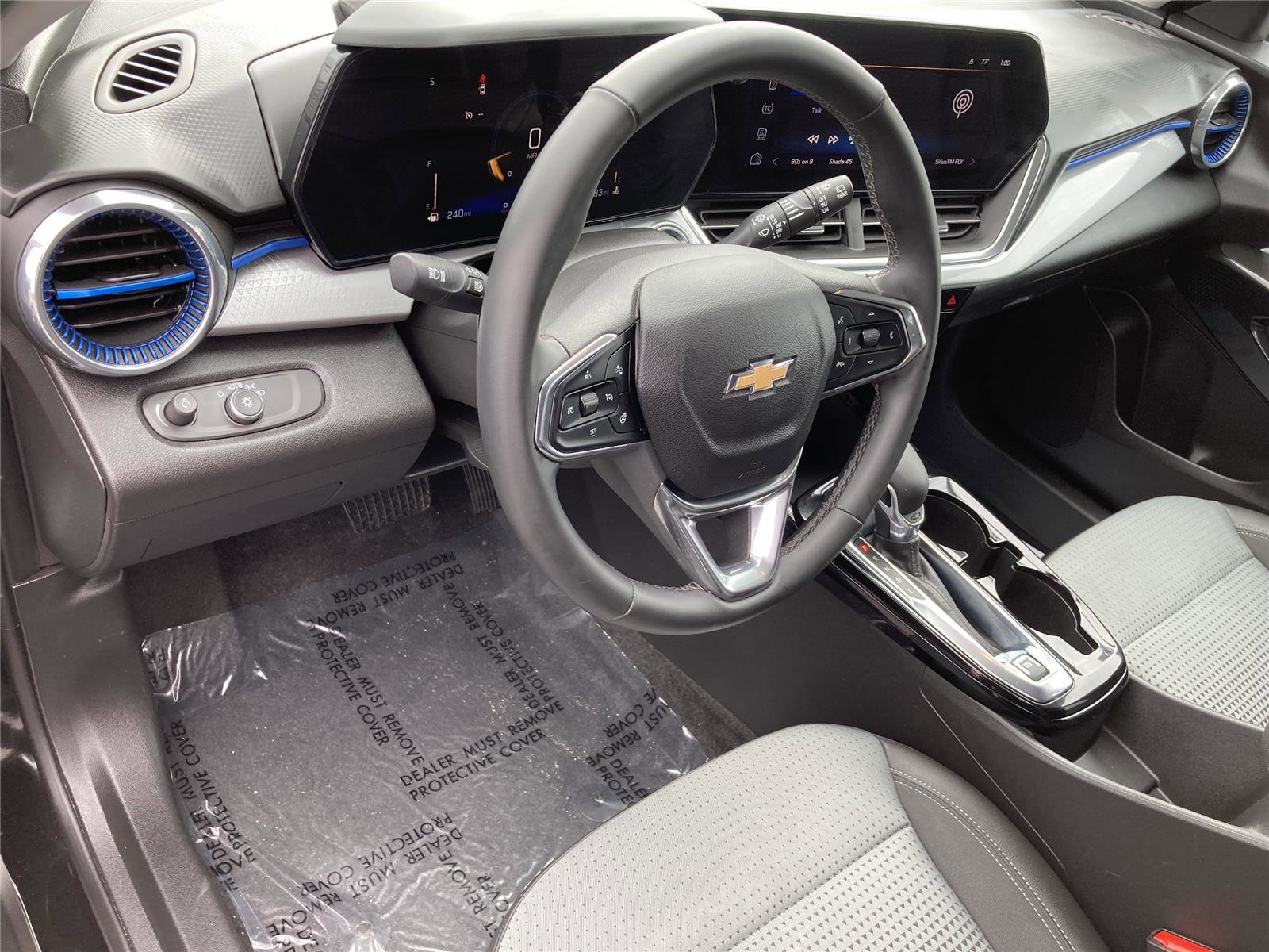 Used 2025 Chevrolet Trax LT w/ LT Convenience Package image 10